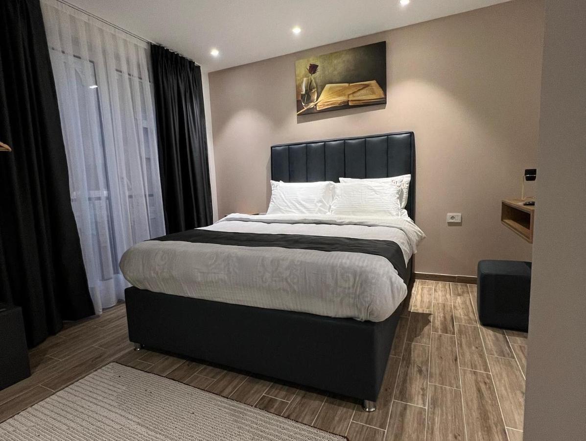 Comfort Hotel Struga Bagian luar foto