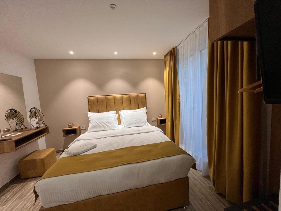 Comfort Hotel Struga Bagian luar foto