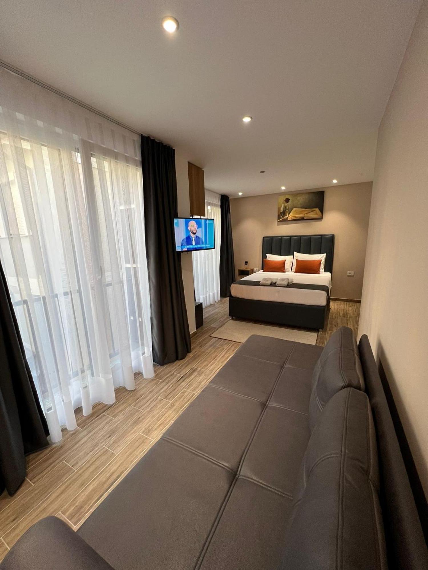 Comfort Hotel Struga Bagian luar foto