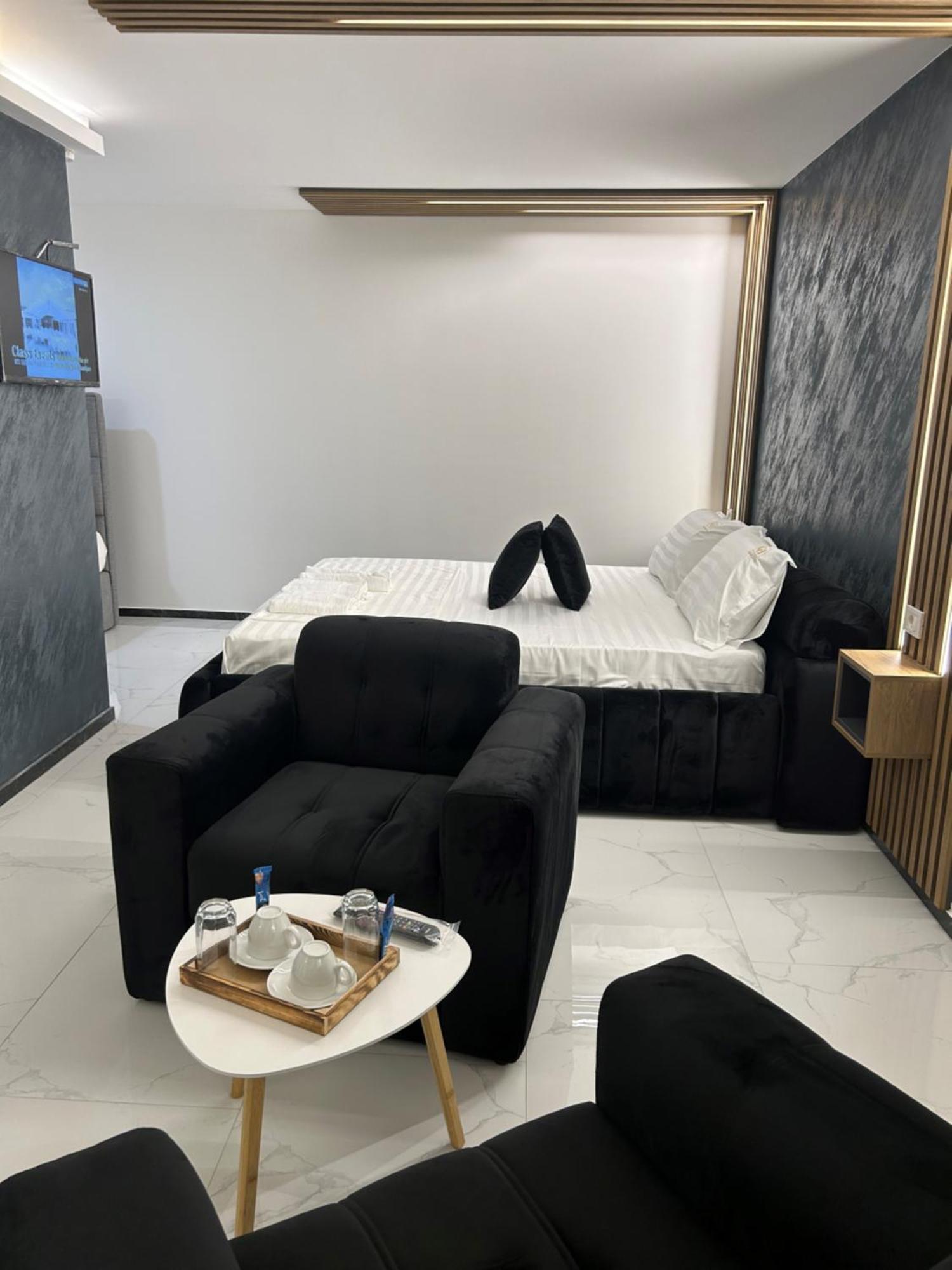 Comfort Hotel Struga Bagian luar foto