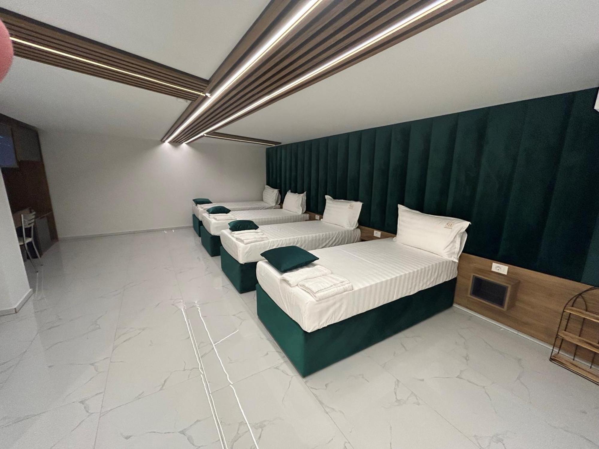 Comfort Hotel Struga Bagian luar foto