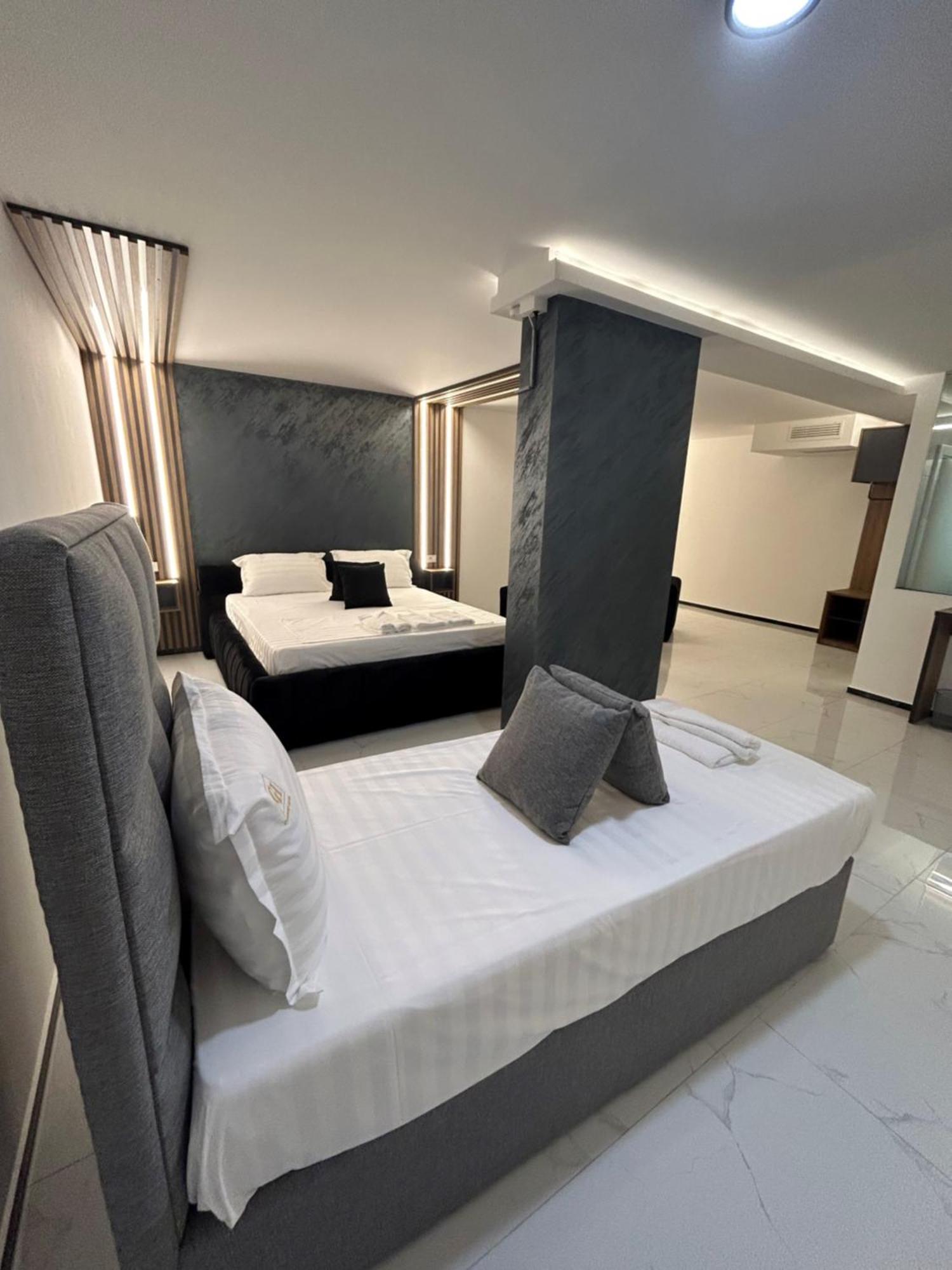 Comfort Hotel Struga Bagian luar foto