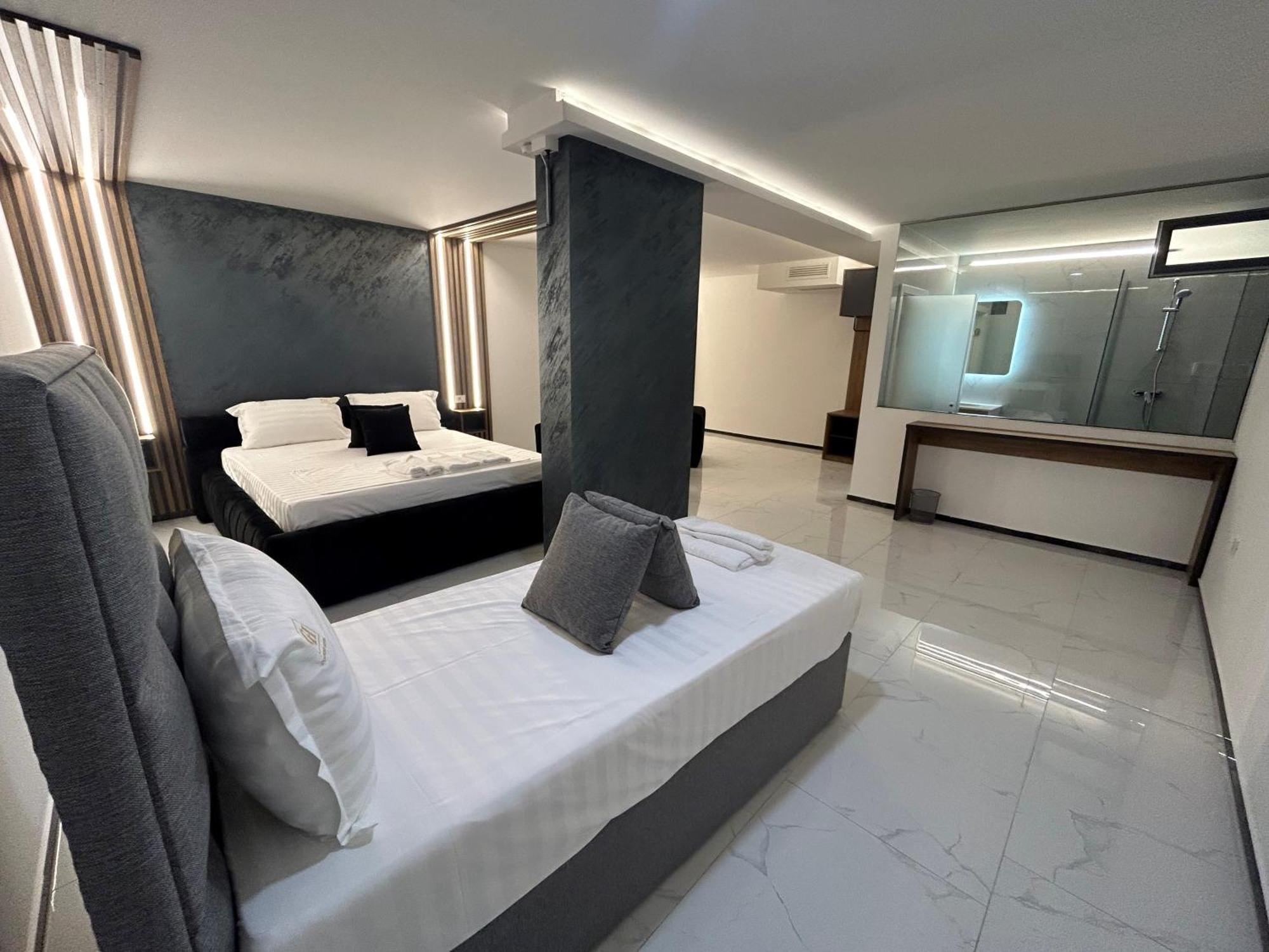 Comfort Hotel Struga Bagian luar foto