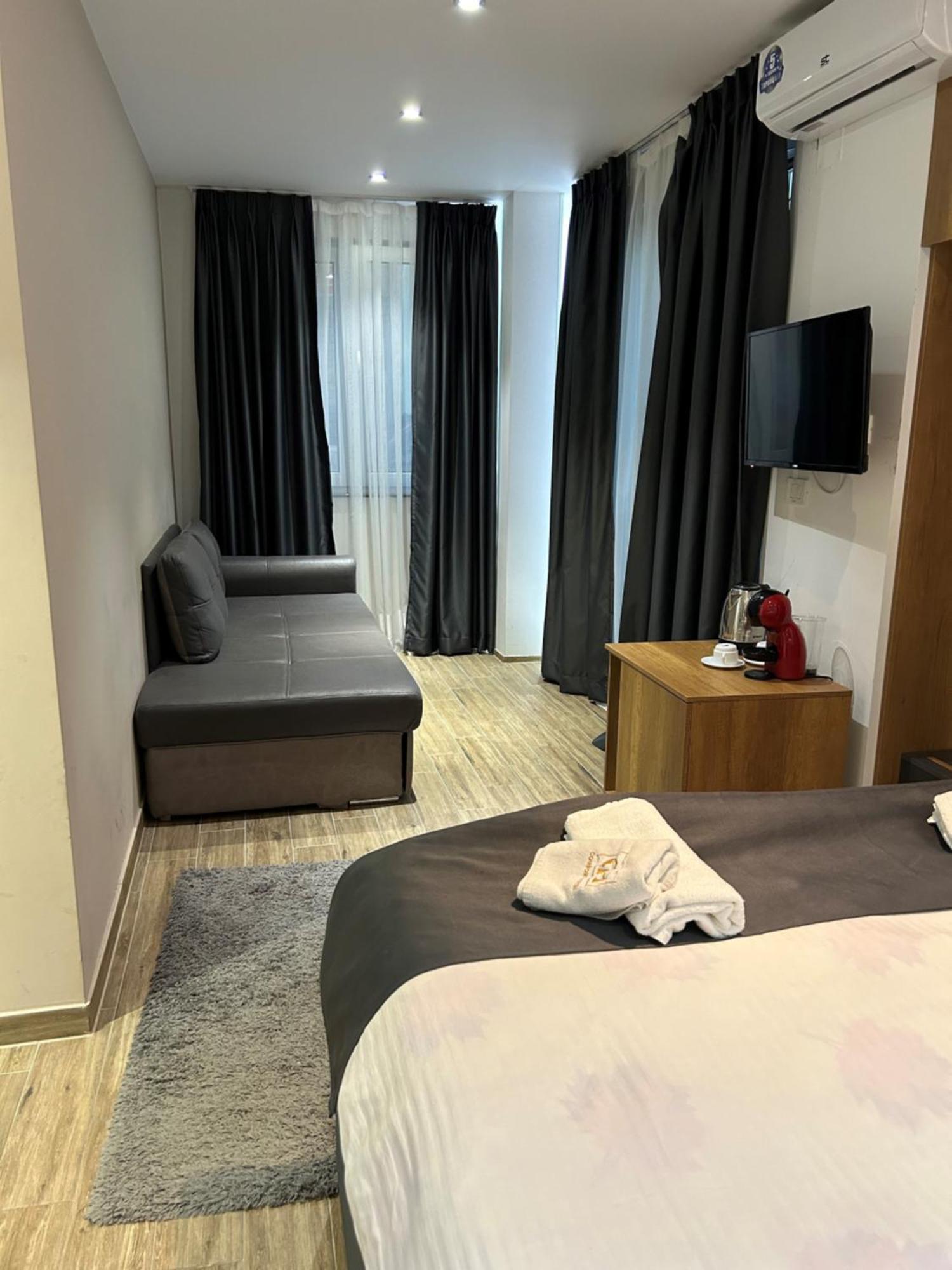 Comfort Hotel Struga Bagian luar foto
