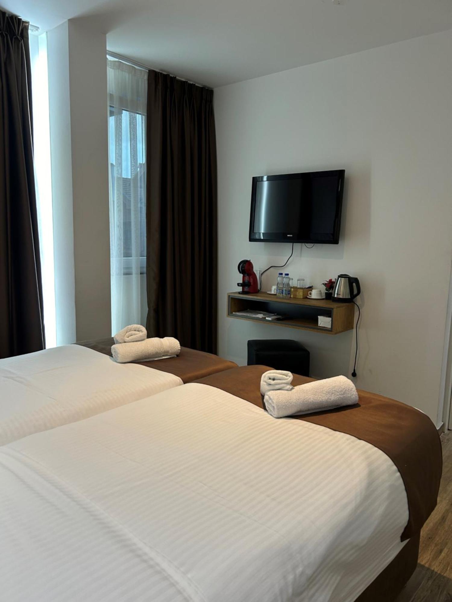 Comfort Hotel Struga Bagian luar foto