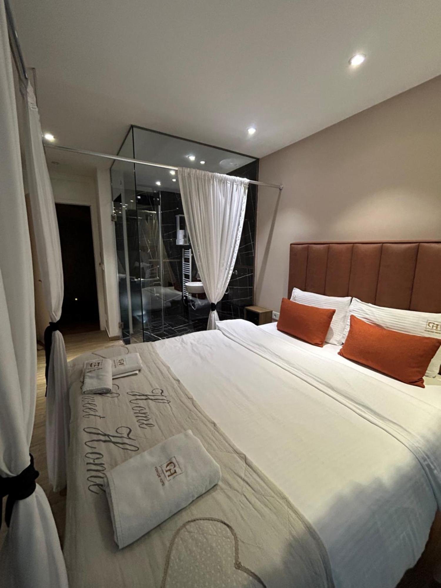 Comfort Hotel Struga Bagian luar foto