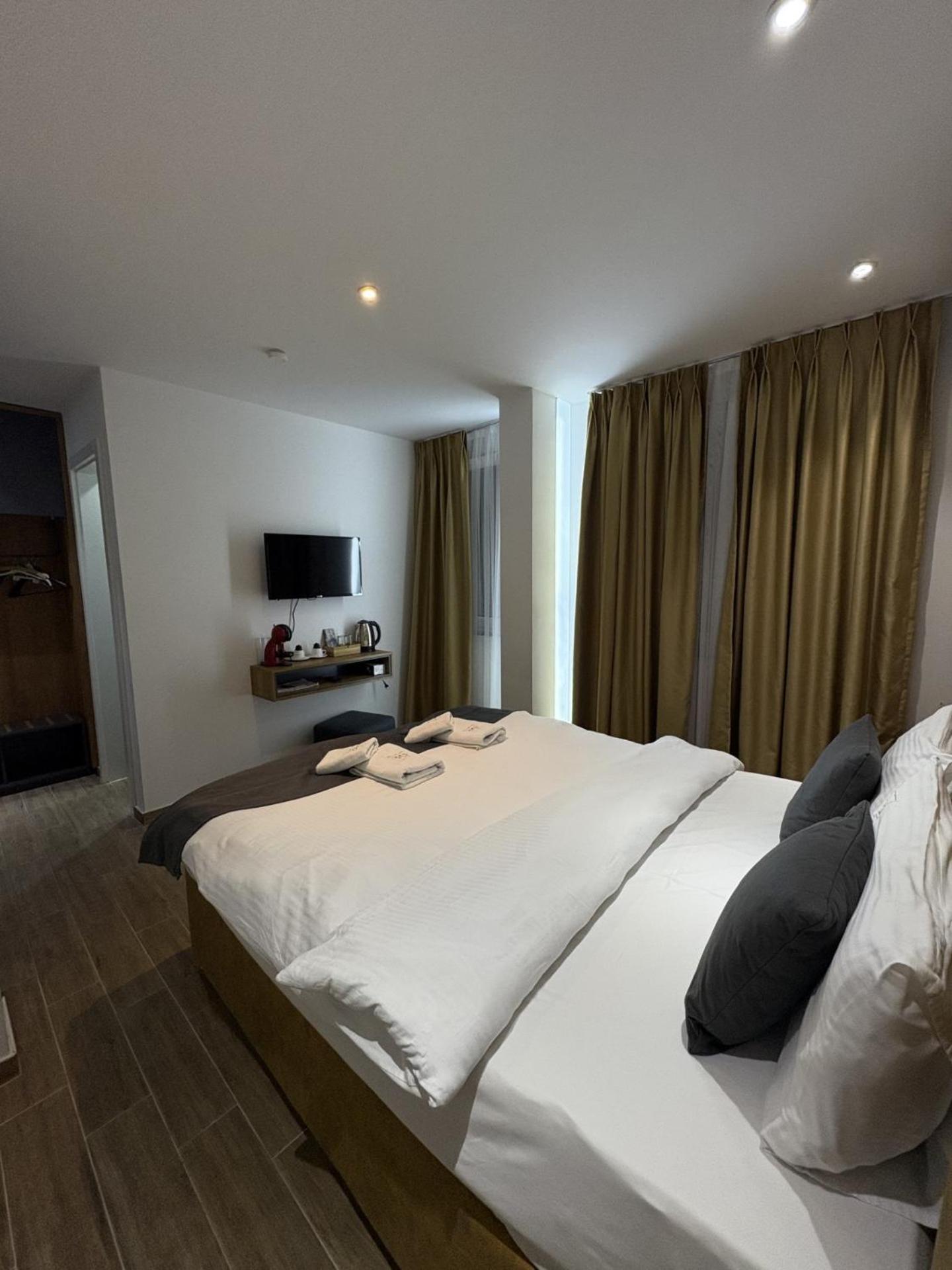 Comfort Hotel Struga Bagian luar foto