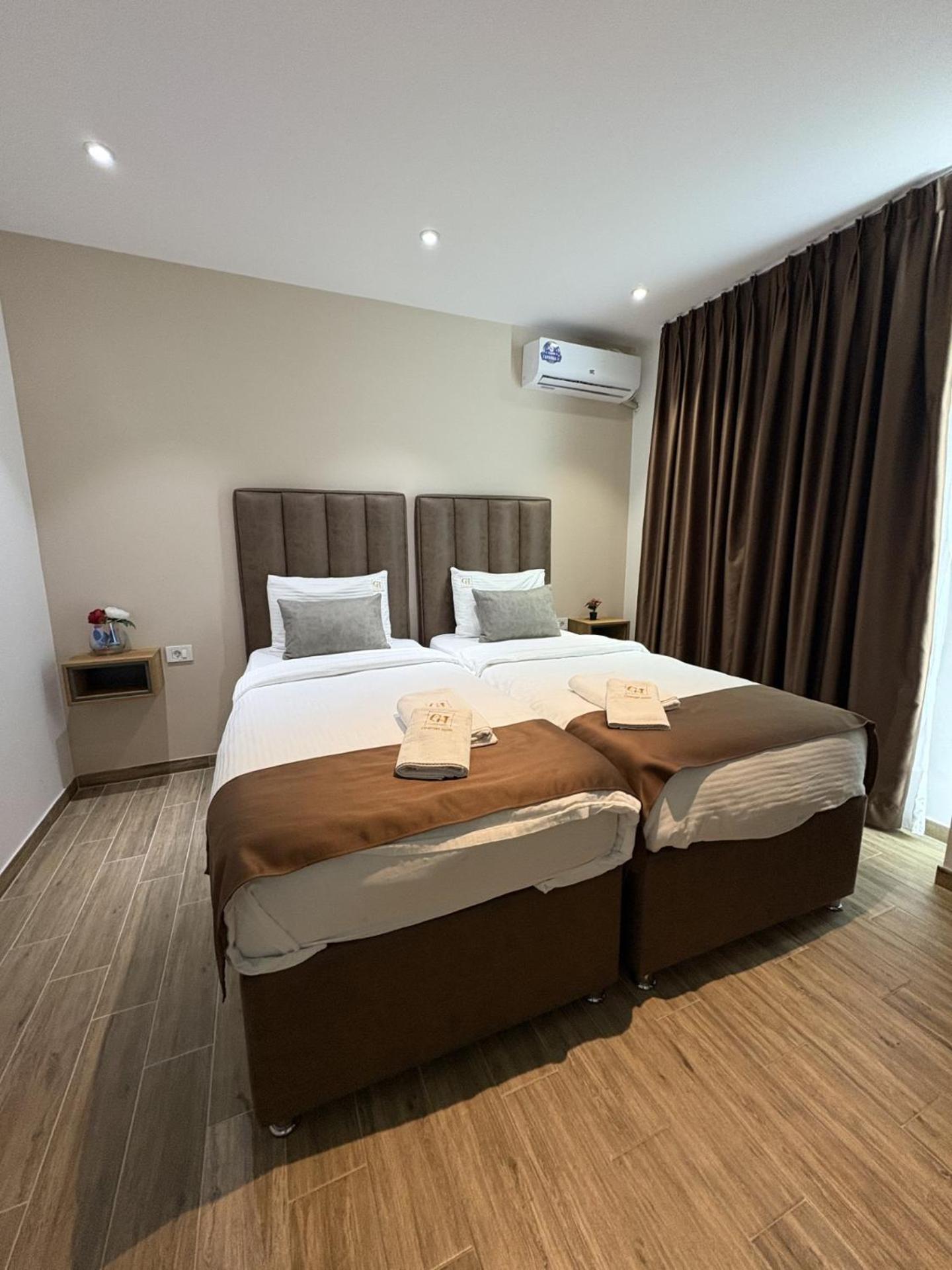Comfort Hotel Struga Bagian luar foto