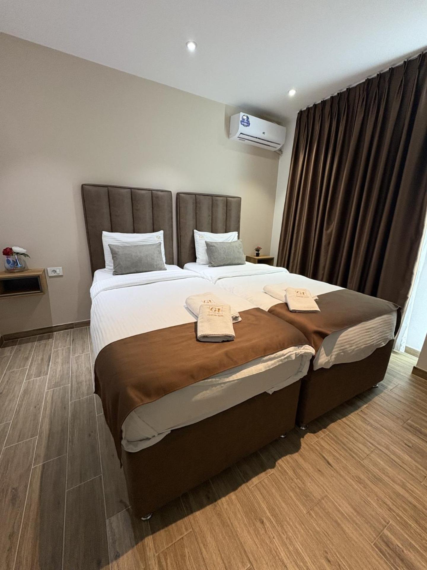 Comfort Hotel Struga Bagian luar foto