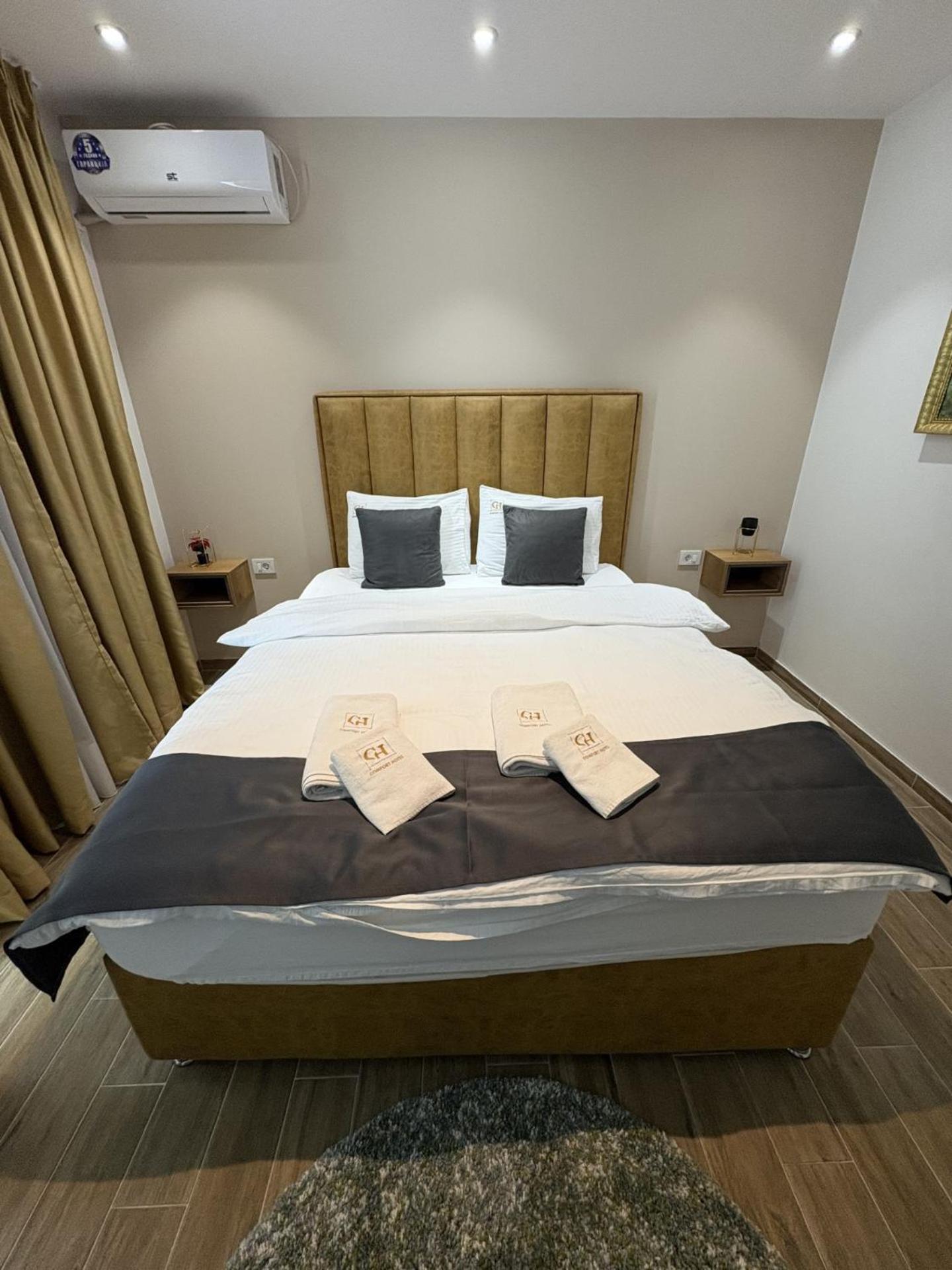 Comfort Hotel Struga Bagian luar foto