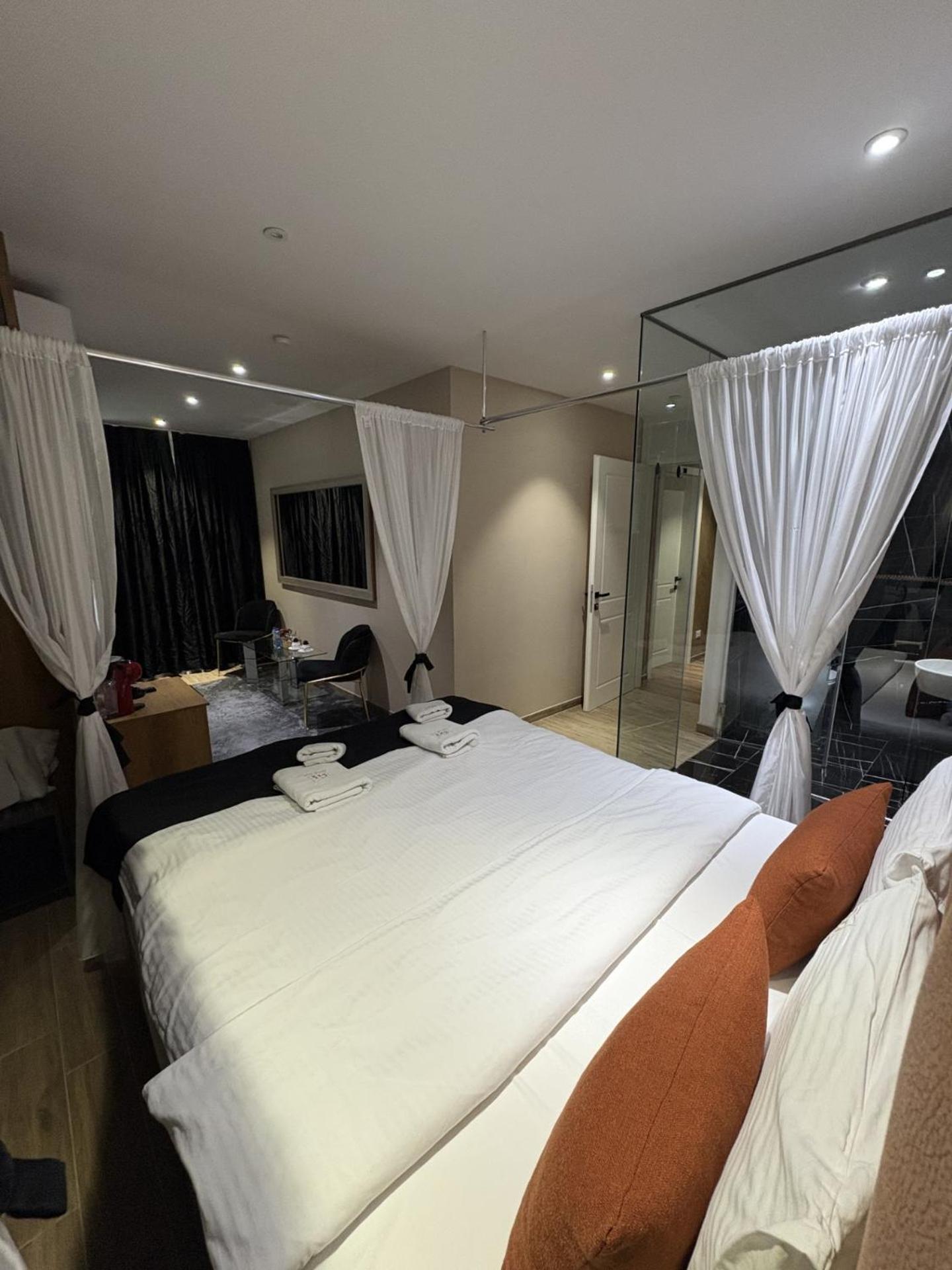 Comfort Hotel Struga Bagian luar foto