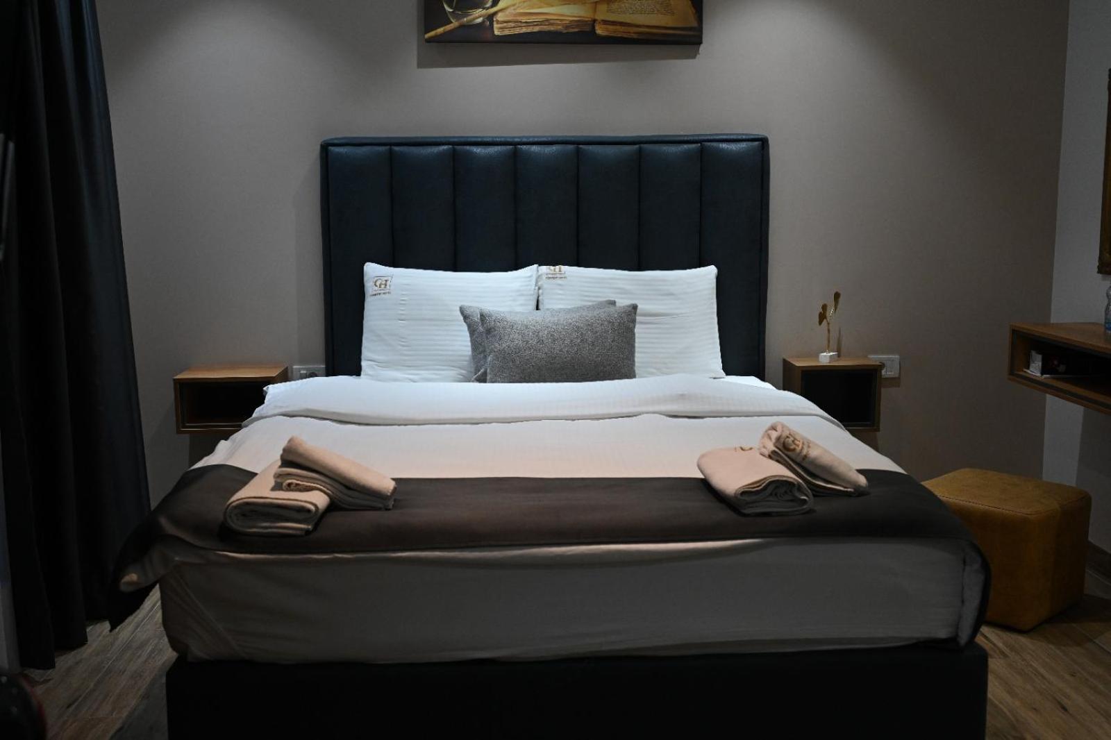 Comfort Hotel Struga Bagian luar foto