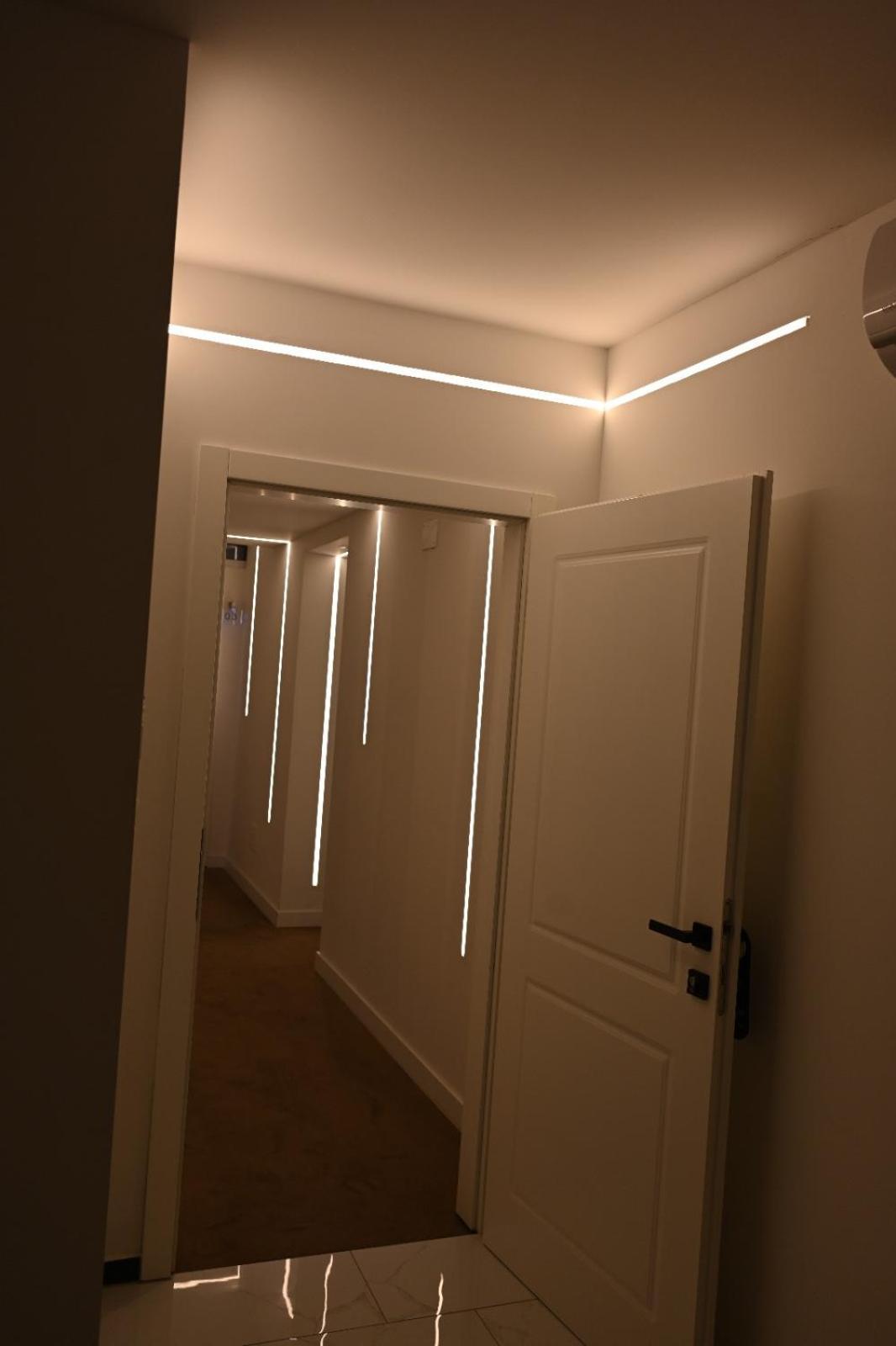 Comfort Hotel Struga Bagian luar foto