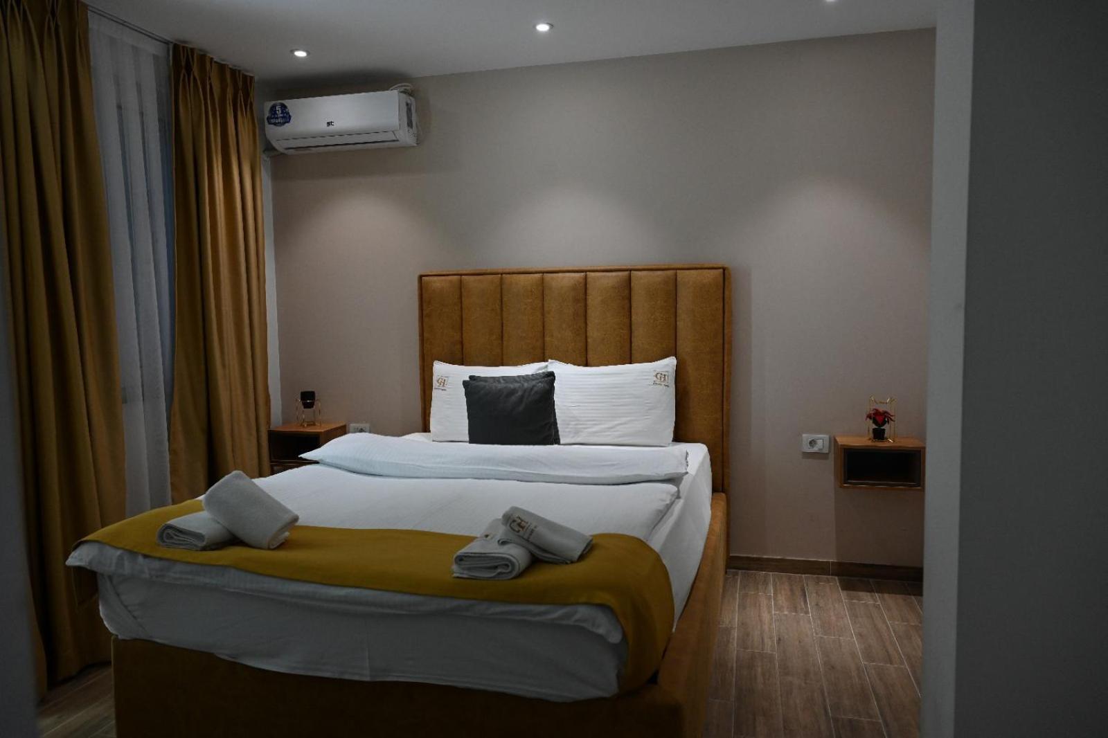 Comfort Hotel Struga Bagian luar foto